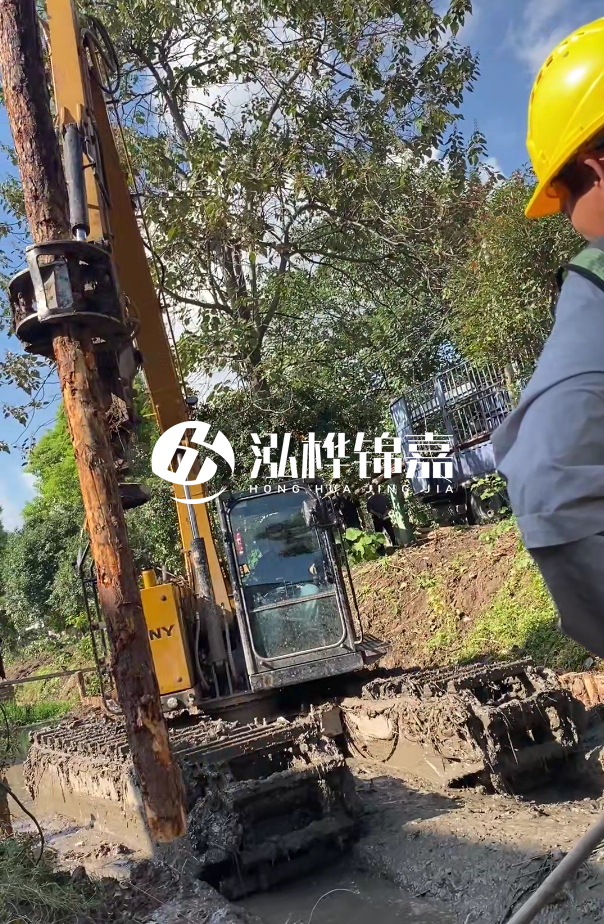 景德鎮(zhèn)河道清淤專業(yè)施工-狹窄河道挖機清理河道的方法？